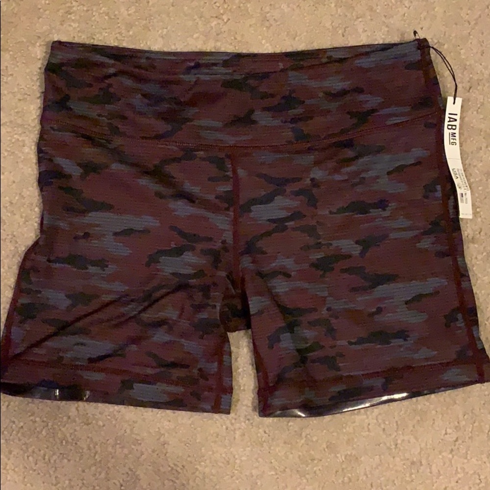 IAB no ride cameo shorts